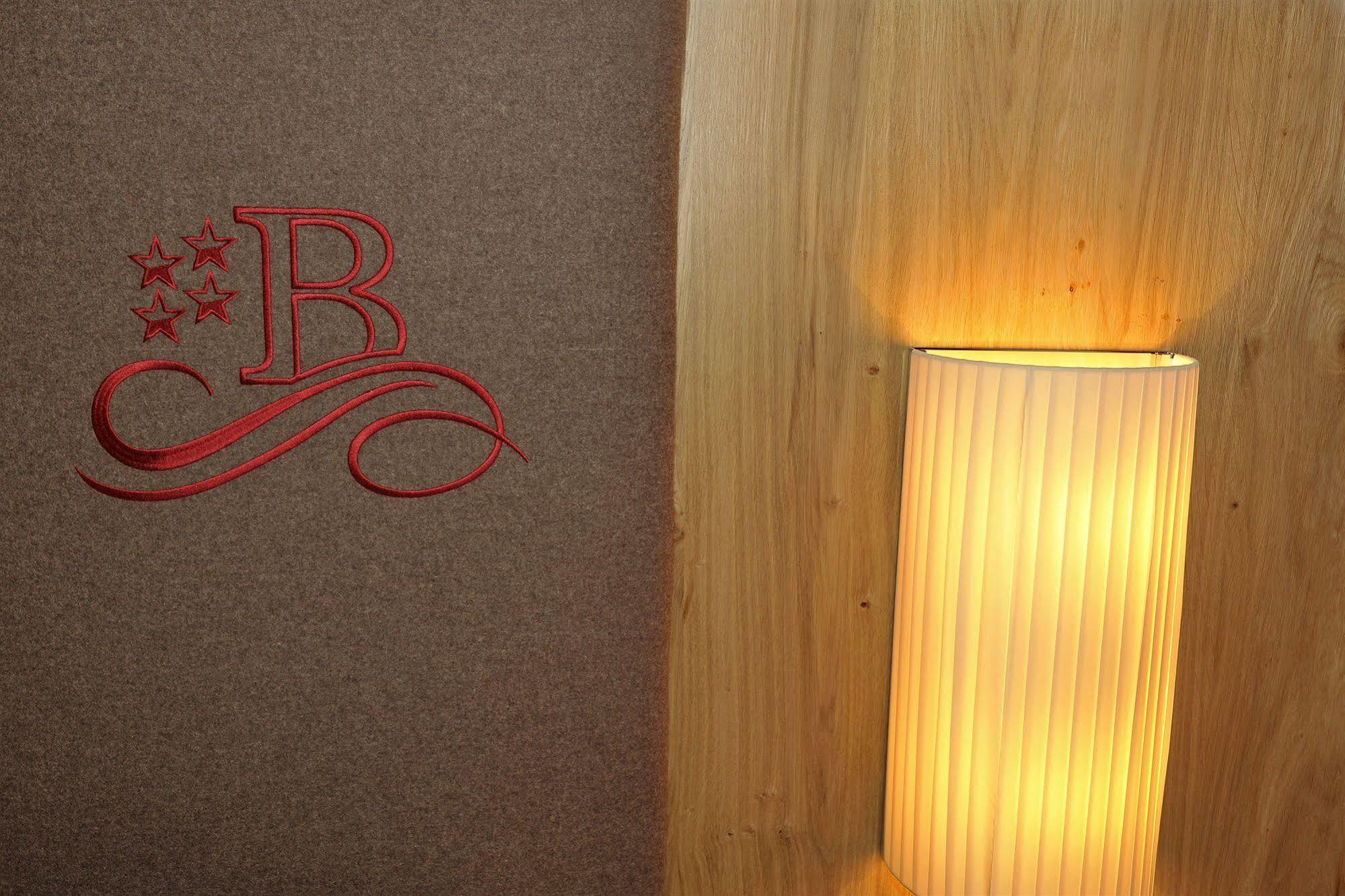 Barbara Aparthotel 4*